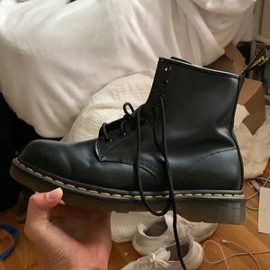 Worn 2-3 times dr. Martens boots! Willing to negotiate price, good as new